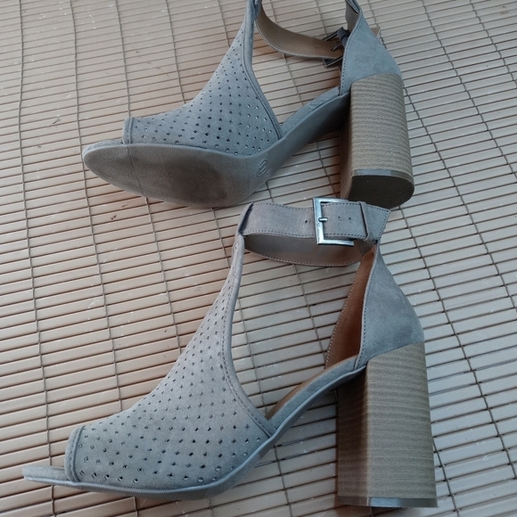 Universal Thread women's faux suede chunky block 4" heel ankle strap open toe sa - Picture 4 of 8